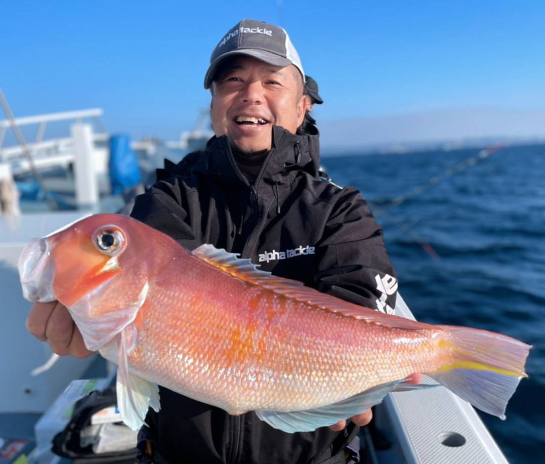 新年は赤い魚でおめでたく。