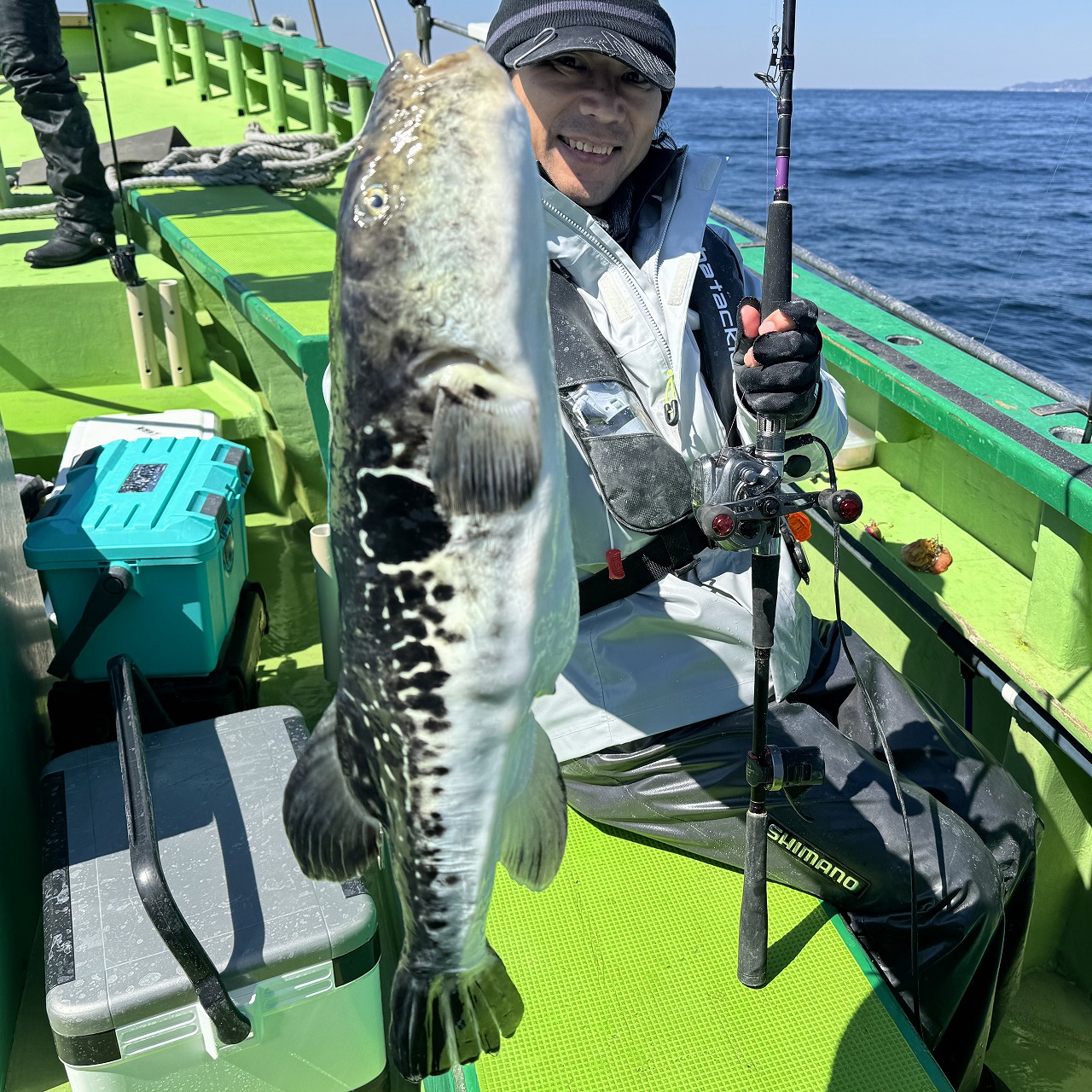 2026年のトラフグは「型はデカいがアタリは小さい？」　ディープシーカーで4kg超え本命を狙い撃ち成功